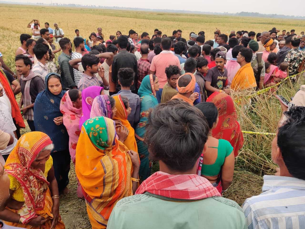 Samastipur News:धमौन चौर में पेड़ से लटका हुआ मिला युवक का शव