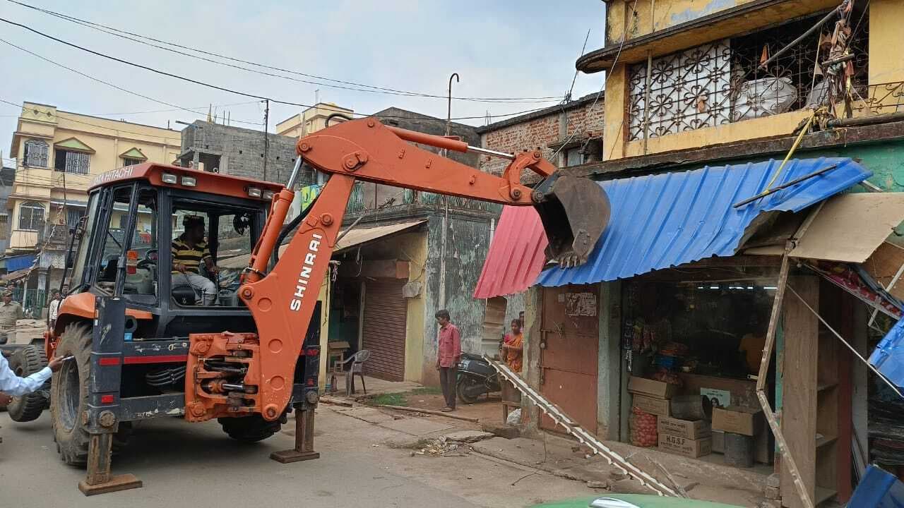 East Singhbhum News : दुकानदारों से 12000 जुर्माना वसूला