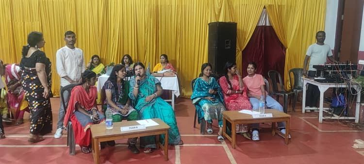 Chaibasa News : अंताक्षरी में अनिता, शिवांगी व शिवानी अव्वल