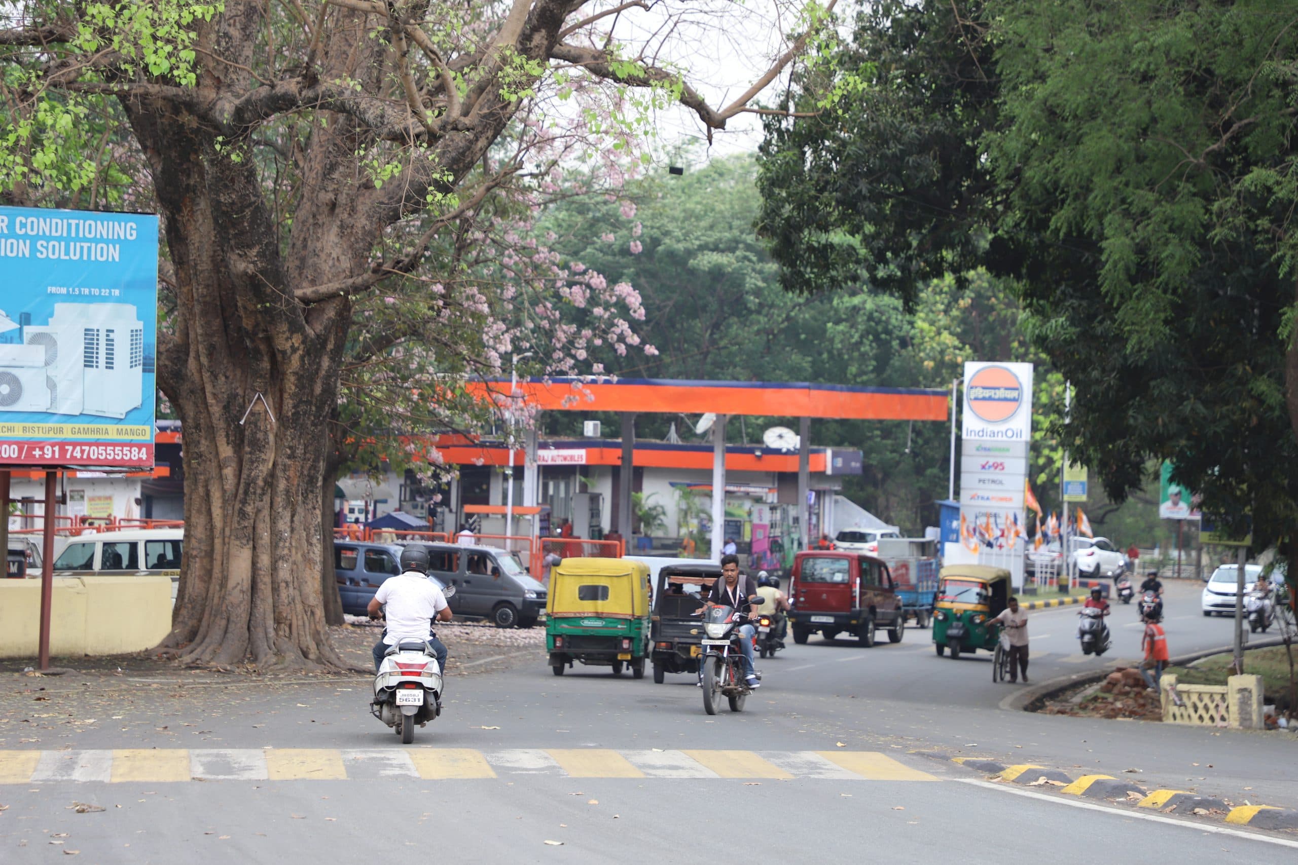 Jamshedpur News : टेल्को : ट्रैफिक चेकिंग देख भाग रही महिला स्कूटी से गिरी, स्थिति गंभीर, बेटे ने बतायी आंखों देखी