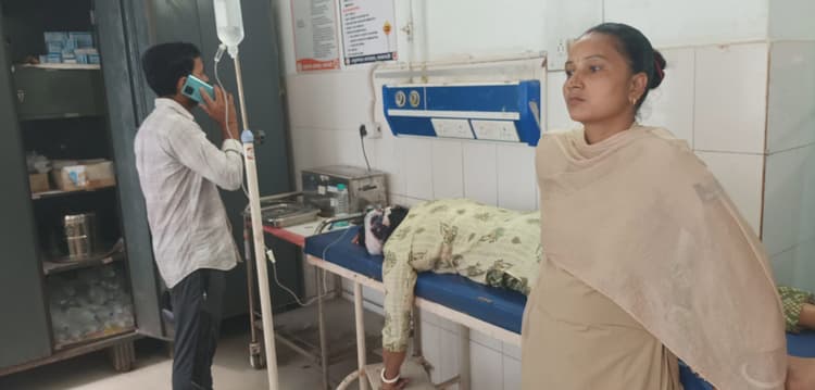 Purnia News ट्रेन पर चढ़ने के दौरान गिरने से महिला घायल, रेफर