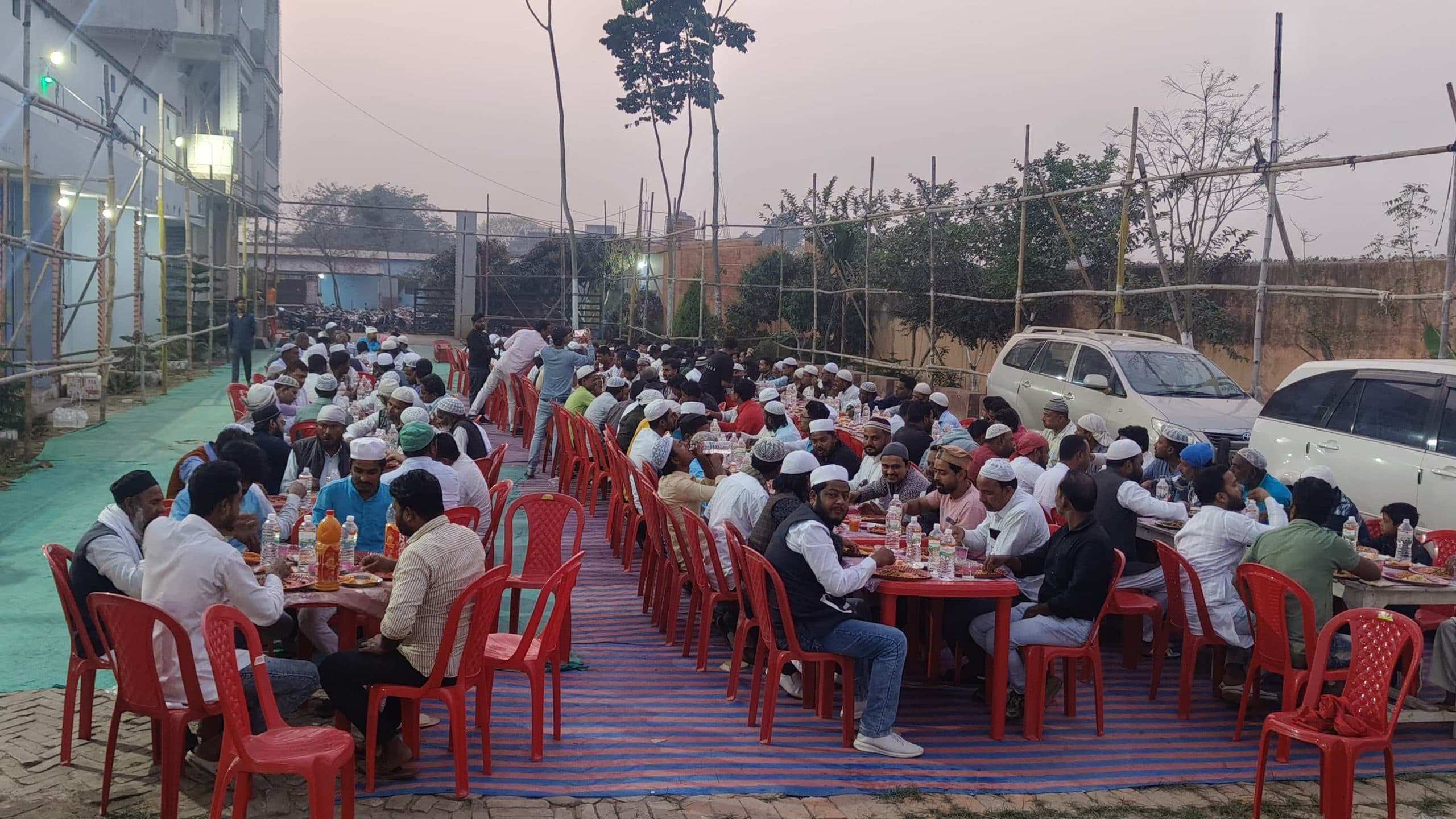 रोजेदारों के लिए इफ्तार पार्टी का हुआ आयोजन