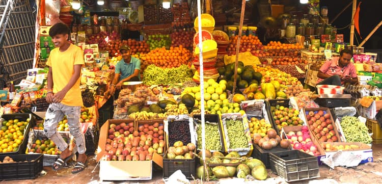 रमजान में फलों की मंडी गुलजार, रोजाना हो रहा पांच करोड़ का कारोबार