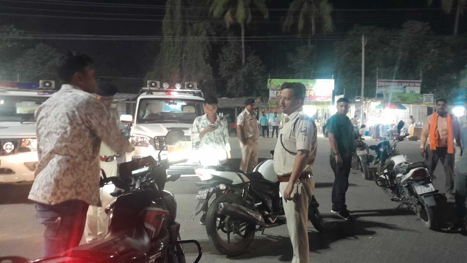 विशेष वाहन चेकिंग अभियान में वाहनों का काटा गया चालान