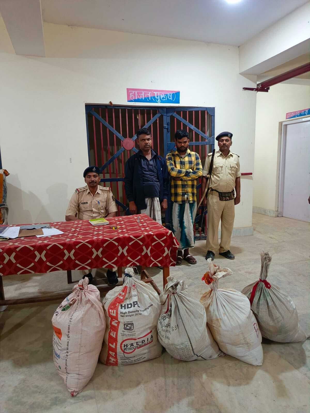 सालमारी पुलिस ने 375 लीटर देसी शराब किया बरामद