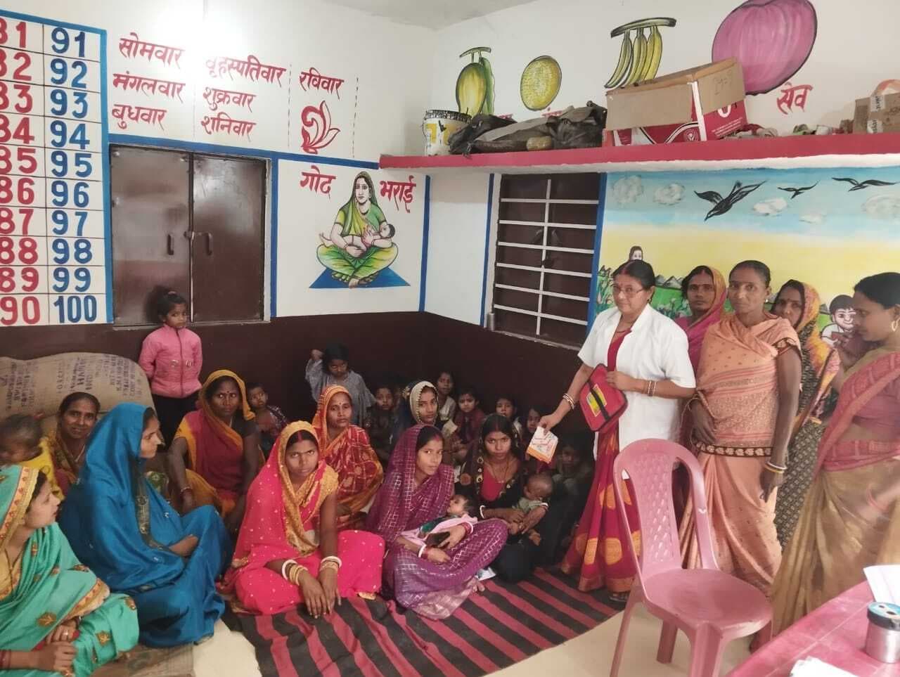 आंगनबाड़ी केंद्रों पर सास-बहू सम्मेलन आयोजित