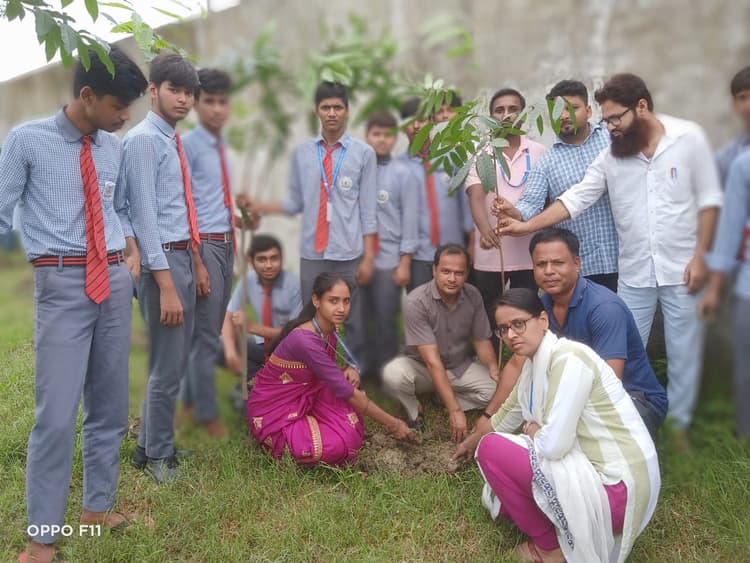 आवर आन स्कूल में बिहार दिवस पर कार्यक्रम का आयोजन