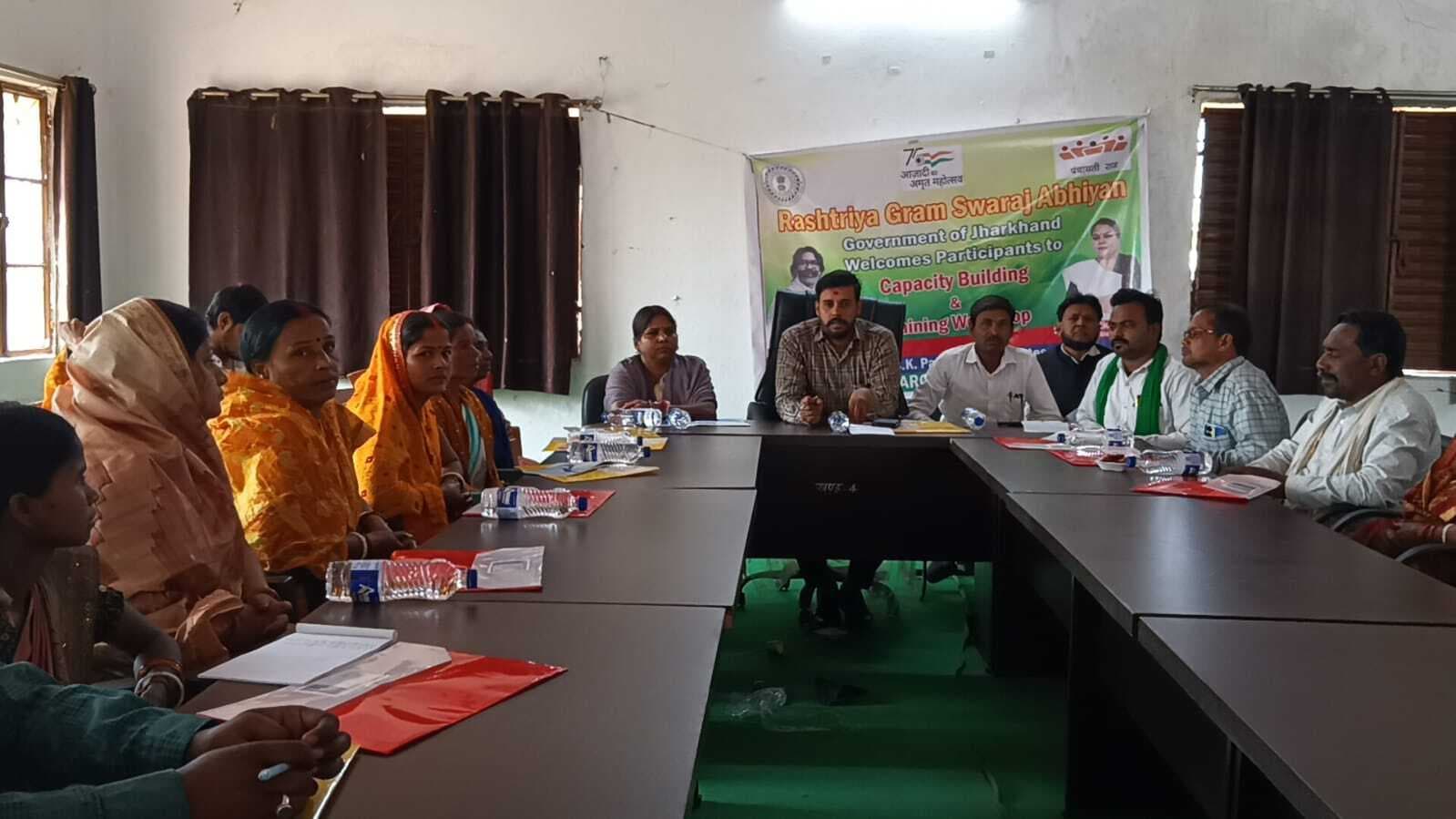 ग्राम पंचायत की स्थायी समितियों काे दिया गया प्रशिक्षण