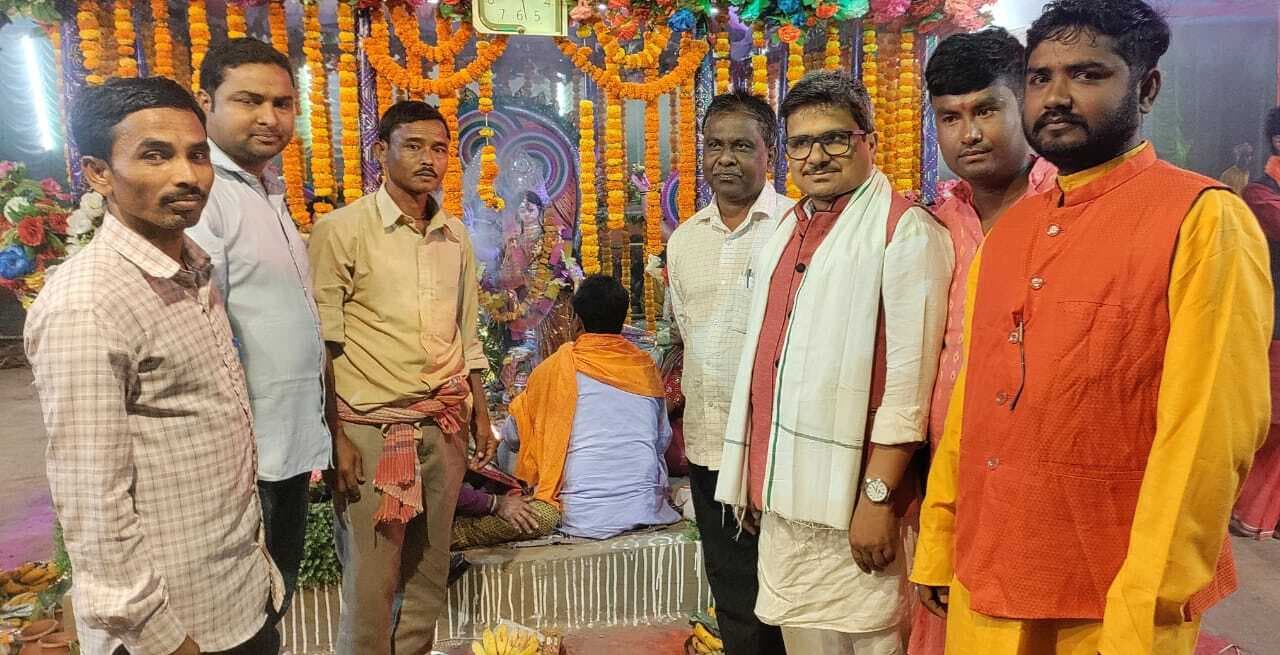 . बलरामपुर में राधे कृष्ण का मूर्ति स्थापित