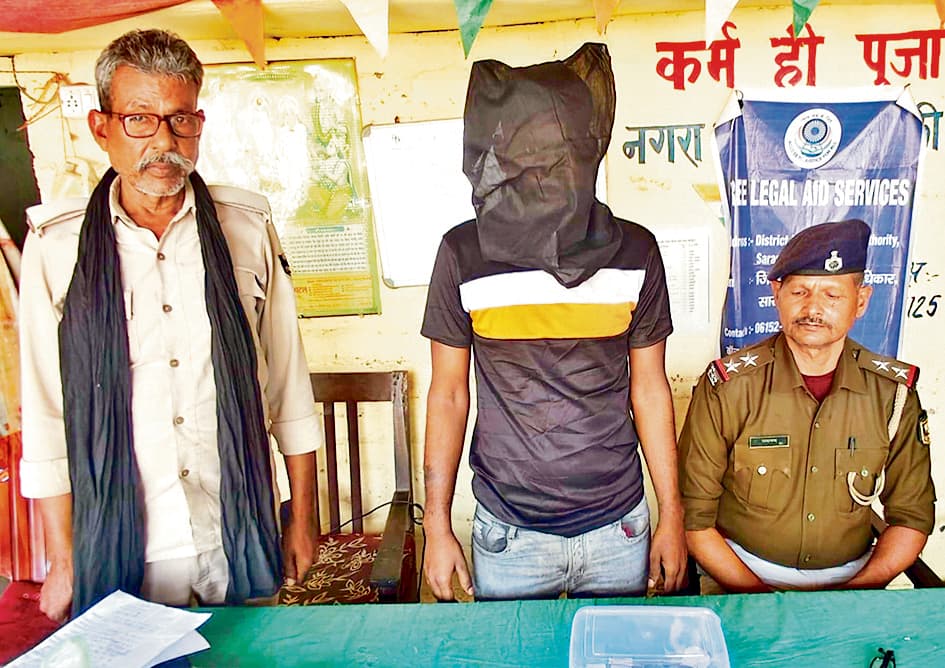 Chhapra News : पुलिस ने लूट की योजना बना रहे अपराधियों को किया गिरफ्तार