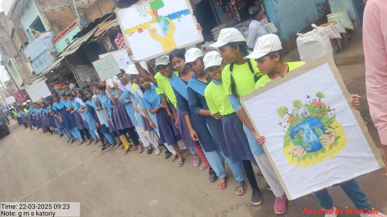 बिहार दिवस पर कटोरिया के विभिन्न स्कूलों से निकली प्रभात फेरी