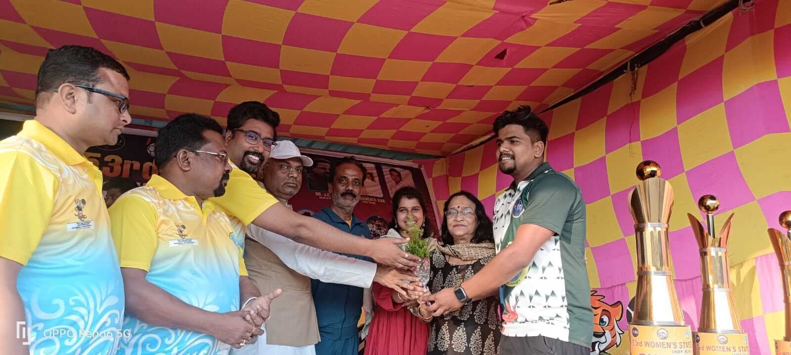 Deoghar news : 39वें सब जूनियर बॉयज व 53वें गर्ल्स स्टेट हैंडबॉल चैंपियनशिप का रंगारंग कार्यक्रम के बीच उद्घाटन