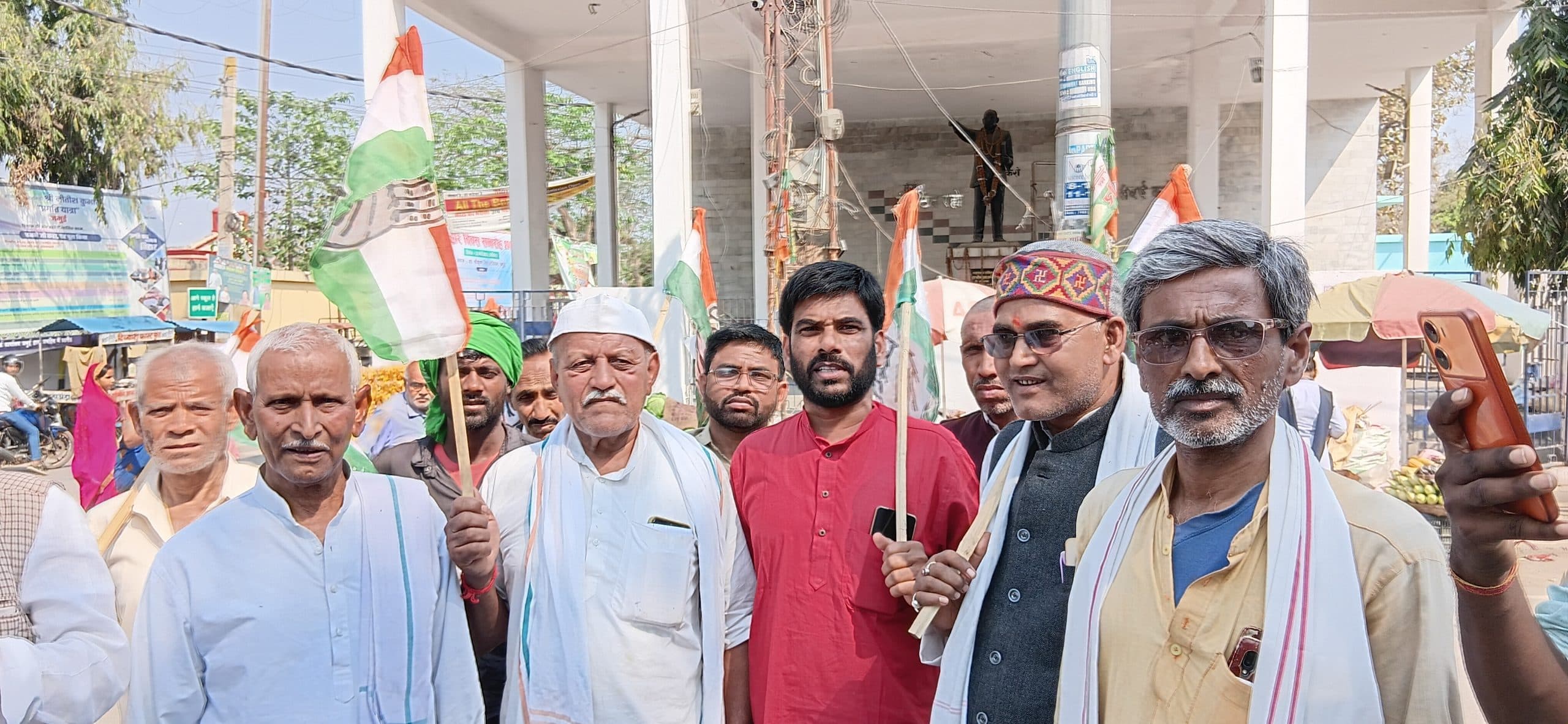 कांग्रेस जिला इकाई ने मुख्यमंत्री का किया पुतला दहन