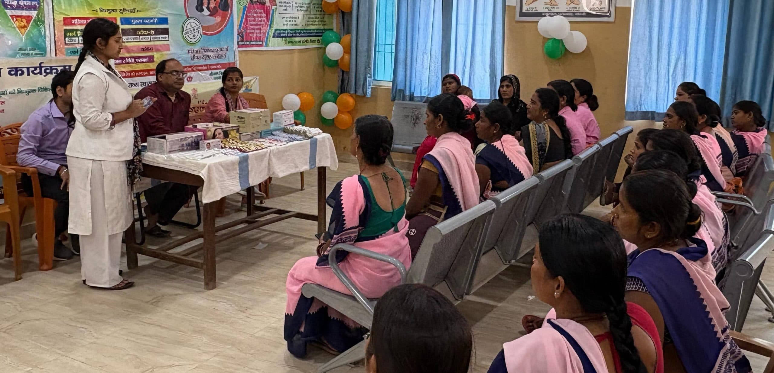 अनुमंडलीय अस्पताल में लगाया परिवार नियोजन पखवारा मेला