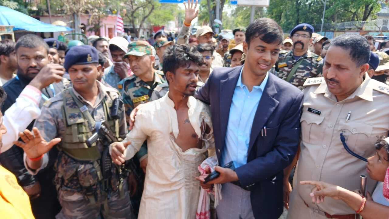 Ranchi News : हिनू में बंद के दौरान एसडीएम के साथ धक्का-मुक्की, 57 लोगों की फ्लाइट छूटी