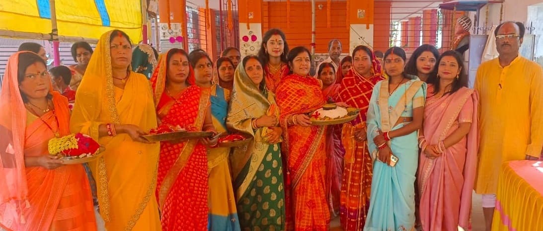 Bokaro News : खैराचातर में धूमधाम से हुई शीतला माता की पूजा