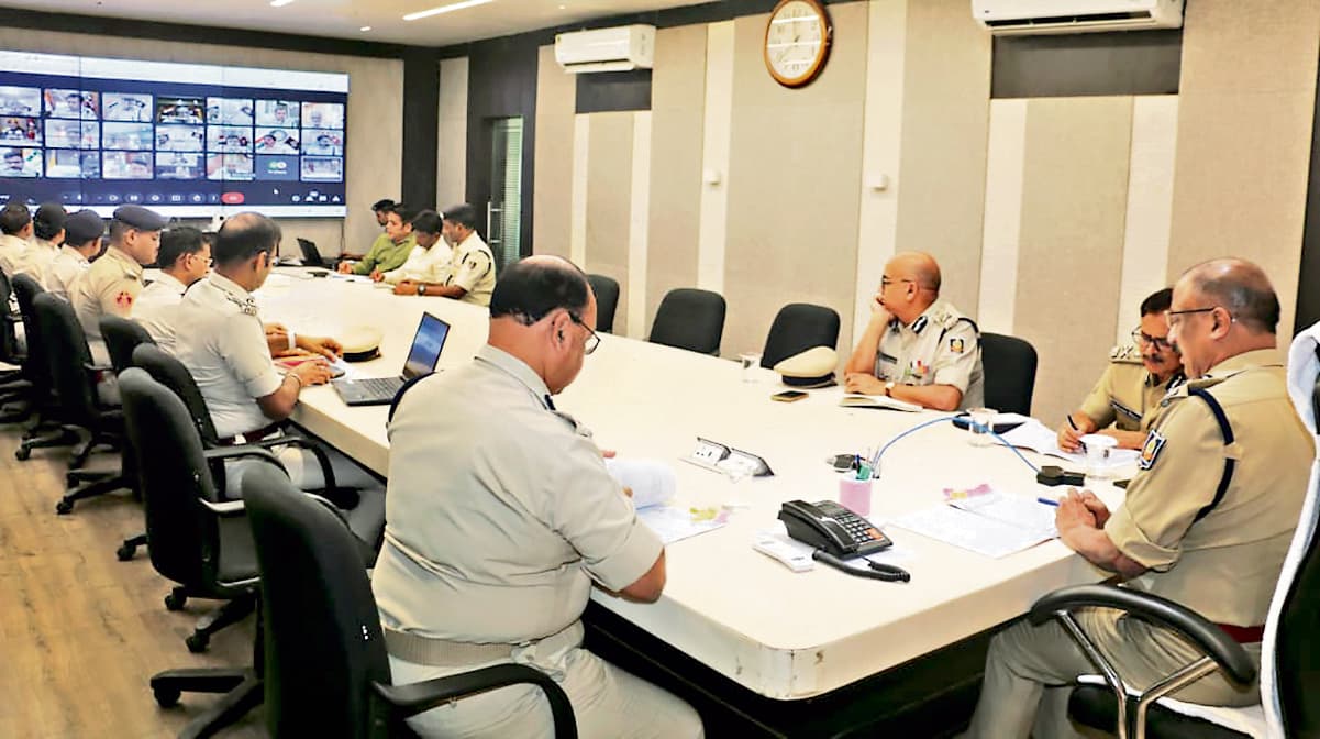 Bhubaneswar News: डीजीपी ने अफवाहों और भ्रामक सूचनाओं पर लगातार नजर रखने का दिया निर्देश