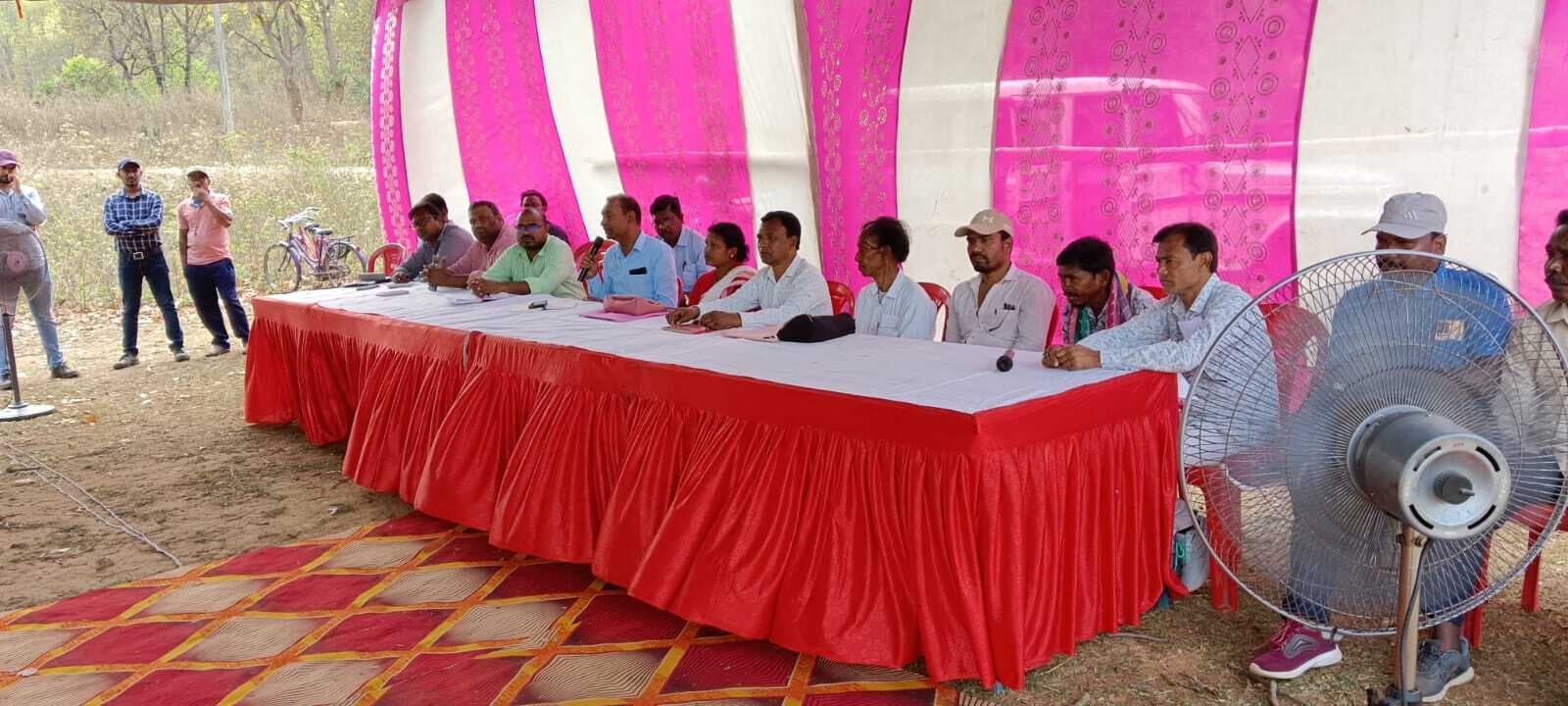 East Singhbhum News : कोर कमेटी में ग्राम प्रधान व वन अधिकार समिति को रखा जाये