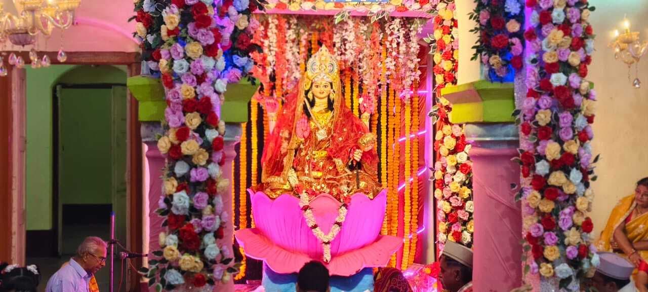 Chaibasa News : मां मथुरासिनी की पूजा कर परिवार की खुशहाली मांगी