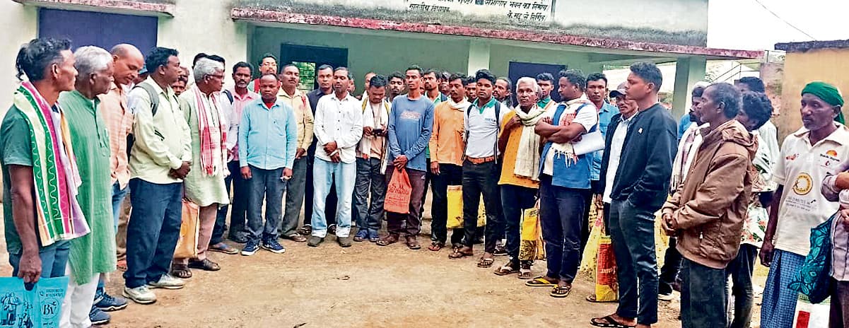 seraikela kharsawan news: सड़क, बिजली, पानी व वनाधिकार पर मंथन