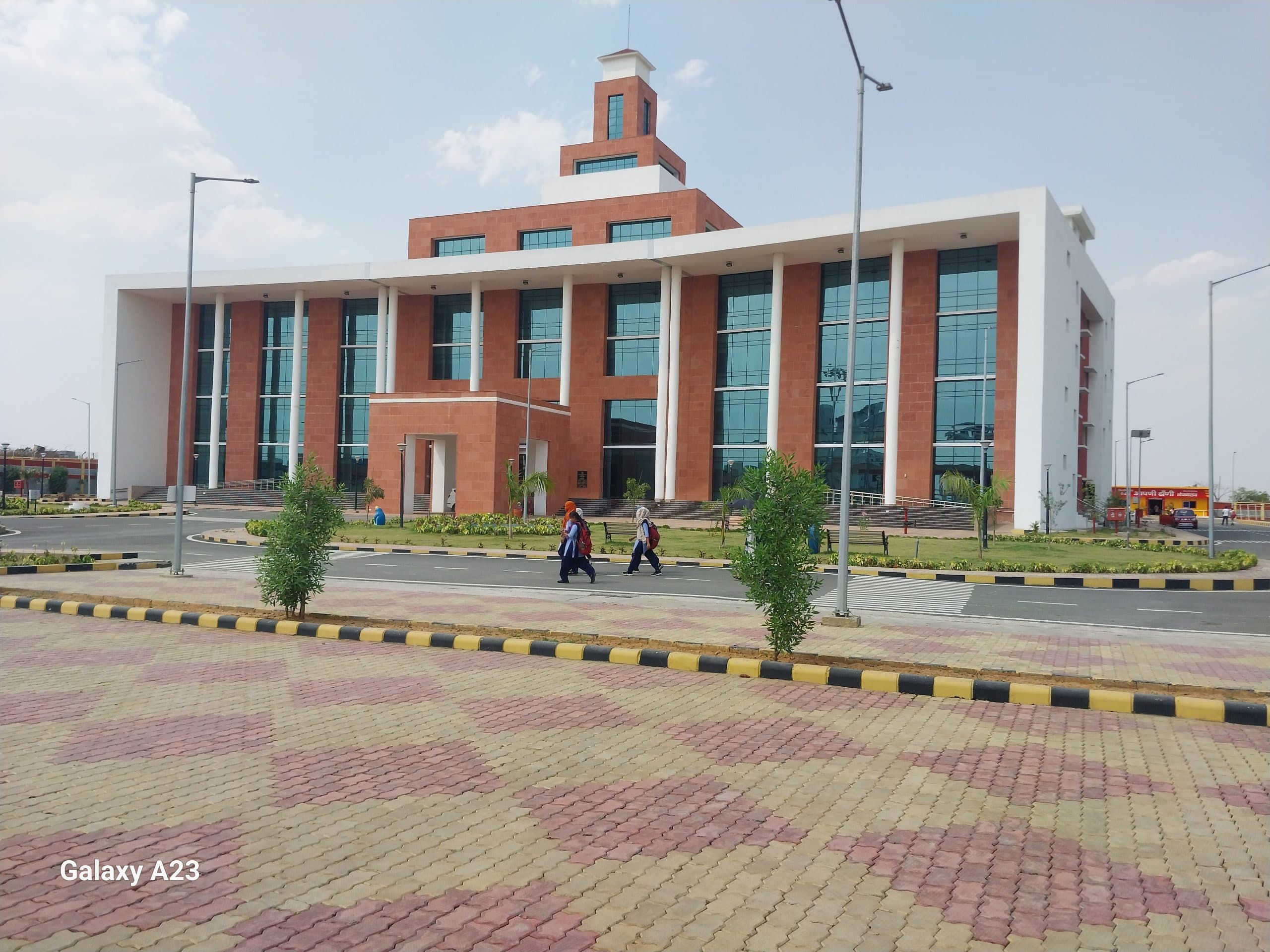 Dhanbad News: राष्ट्रीय स्तर पर अपनी पहचान बना रहा बीबीएमकेयू