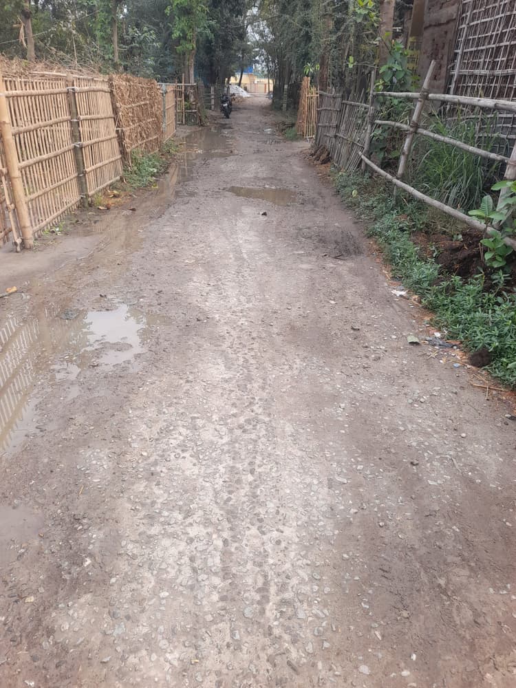 गड्ढे वाली सड़क के रूप में कोरियापट्टी की बन रही पहचान