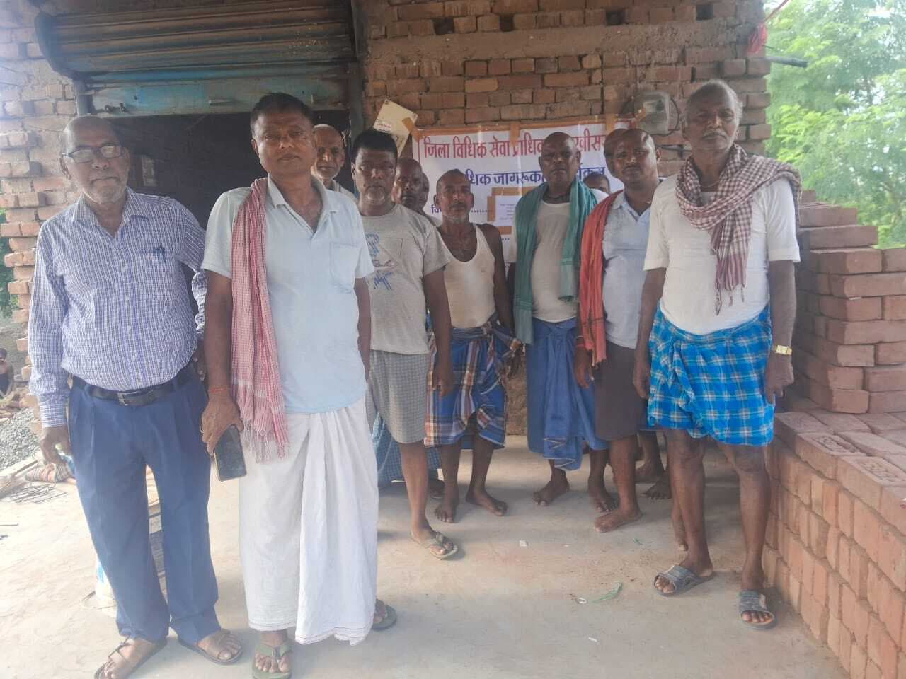 विधिक जागरूकता शिविर में बीमार व दिव्यांग व्यक्तियों के संबंध में दी जानकारी