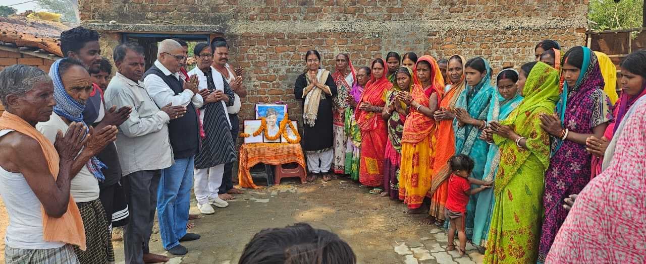 शहादत दिवस पर शहीद ए आजम भगत सिंह, सुखदेव व राजगुरु को दी गयी श्रद्धांजलि
