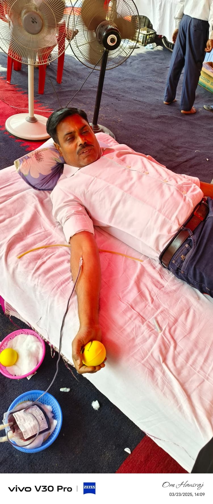 संत निरंकारी मिशन के शिविर में 52 श्रद्धालुओं ने रक्तदान किया