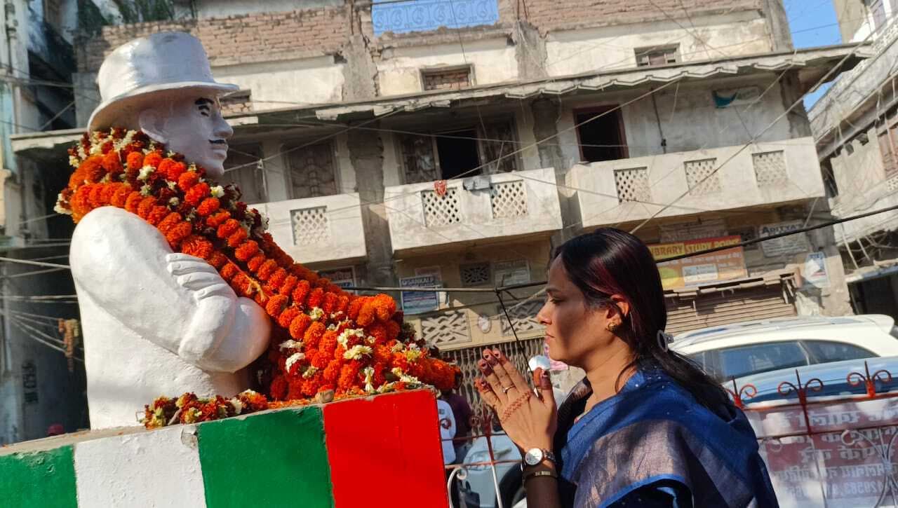 शहीद भगत सिंह को दी गयी श्रद्धांजलि