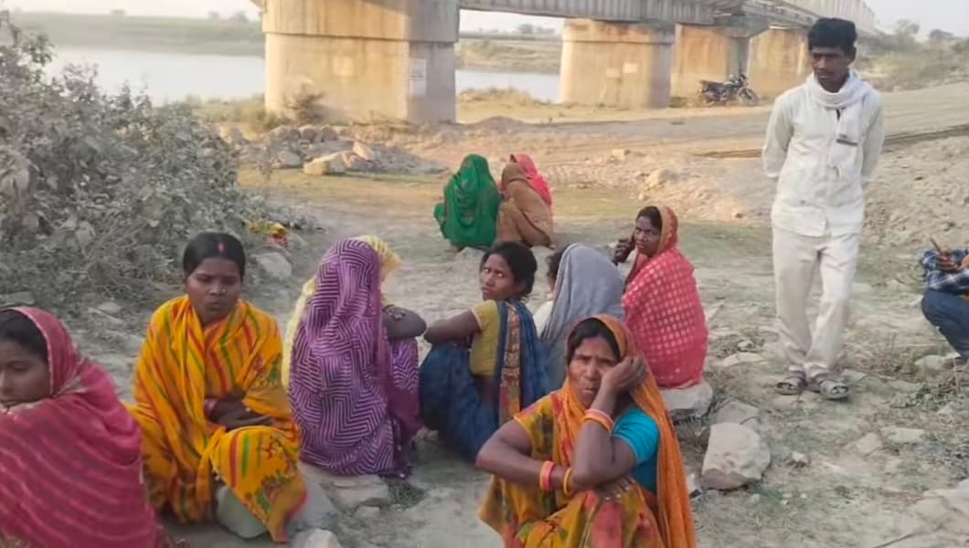 सहरसा जाने के दौरान बदला-धमारा स्टेशन के बीच ट्रेन से गिरकर महिला की मौत