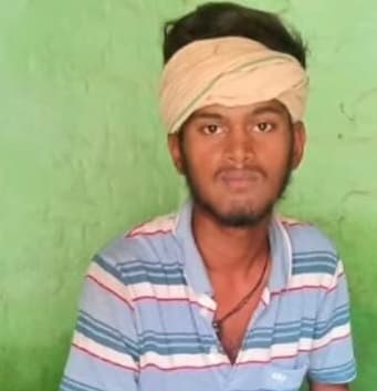 माड़र में युवक ने पेड़ में फंदे से लटकर दे दिया जान, मचा कोहराम