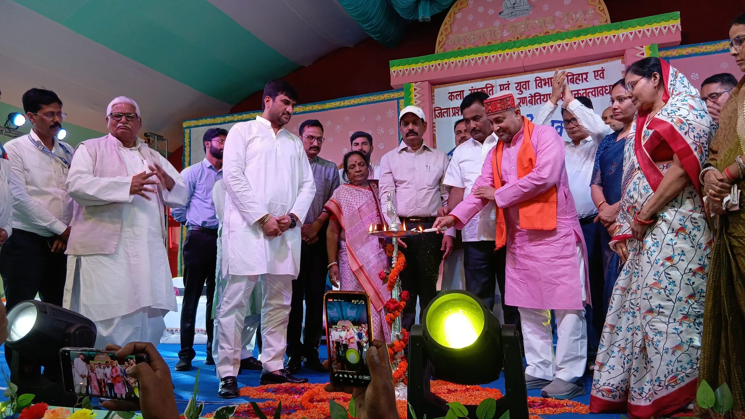 सांस्कृतिक कार्यक्रमों के बीच नंदनगढ़ महोत्सव में जमा रंग