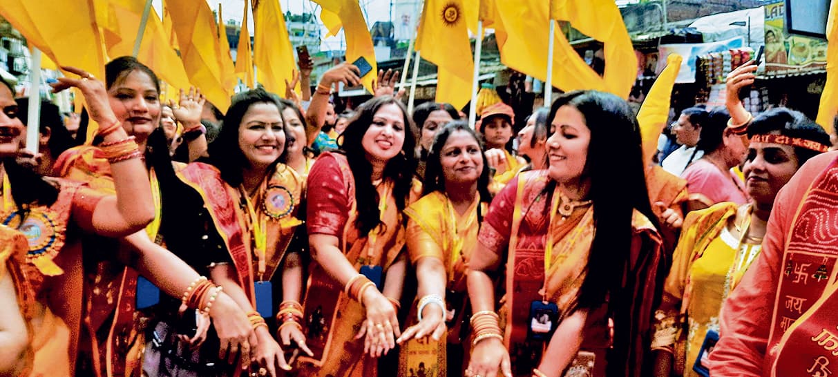 मां मथुरासिनी महोत्सव पर निकाली भव्य शोभायात्रा