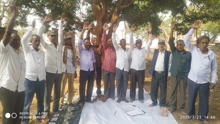 Giridih News: समय से पहले रिटायर किये जाने को लेकर होमगार्ड्स में आक्रोश