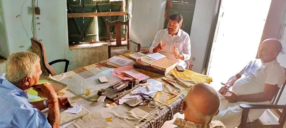 hajipur news. संस्कृत महाविद्यालय के जीर्णोद्धार के लिए विधायक ने की बैठक