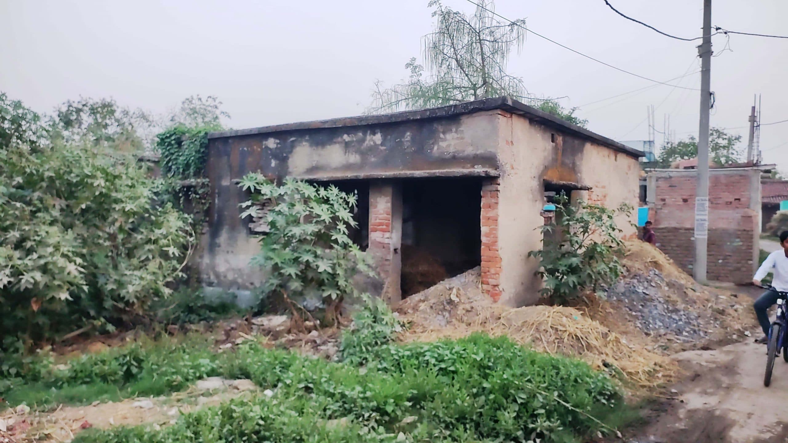 Bhagalpur news हाथियोक गांव का प्राथमिक स्वास्थ्य केंद्र खंडहर