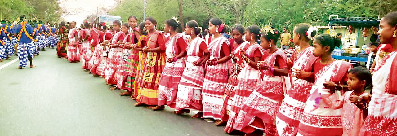 seraikela kharsawan news: प्रकृति की पूजा हमारी है परंपरा व संस्कृति : फकीर