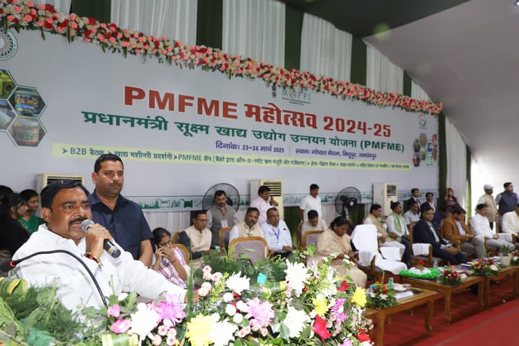 jamshedpur : झारखंड से पलायन रोकेंगे, किसी को बेरोजगार नहीं रहने देंगे : संजय प्रसाद यादव