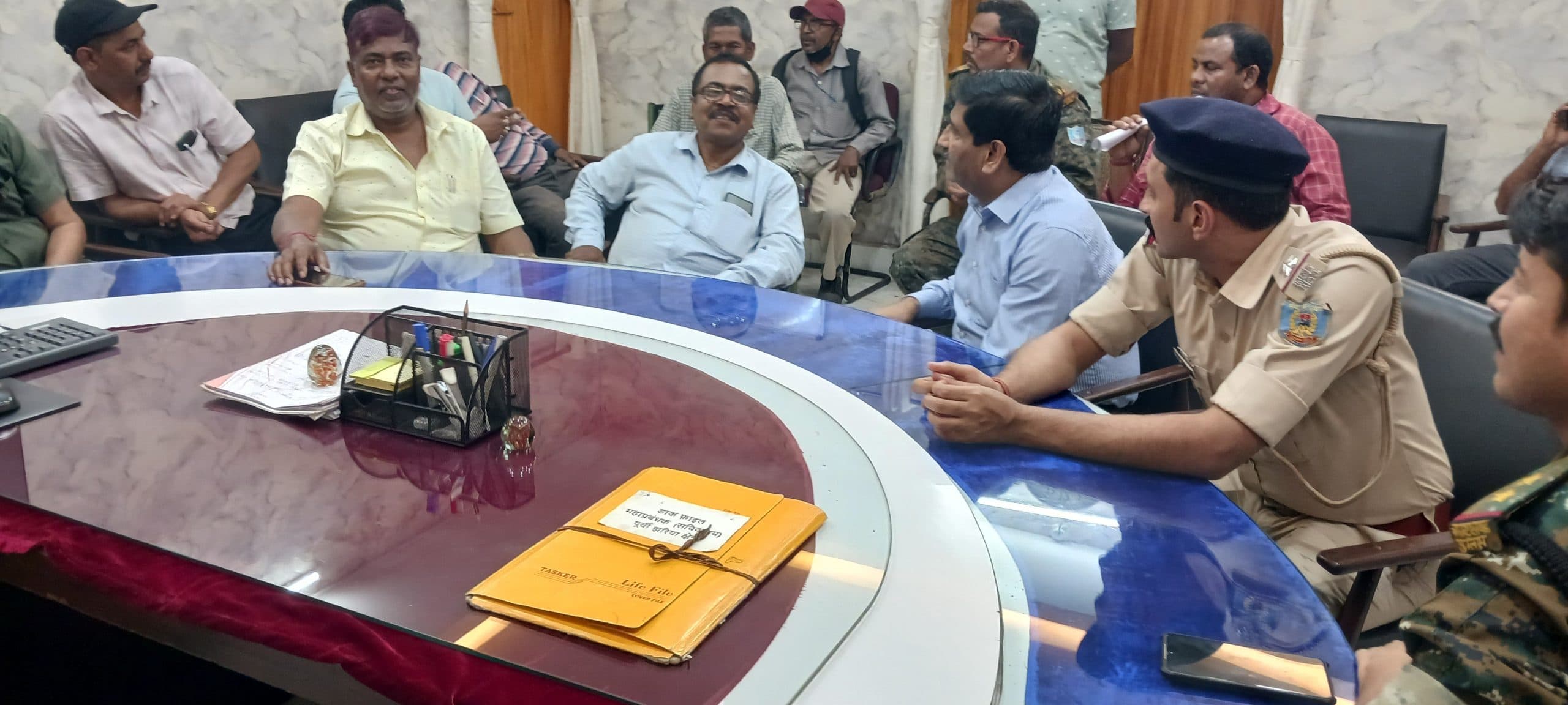 Dhanbad News: वार्ता में सहमति के बाद तीसरे दिन उठा रैयत का शव