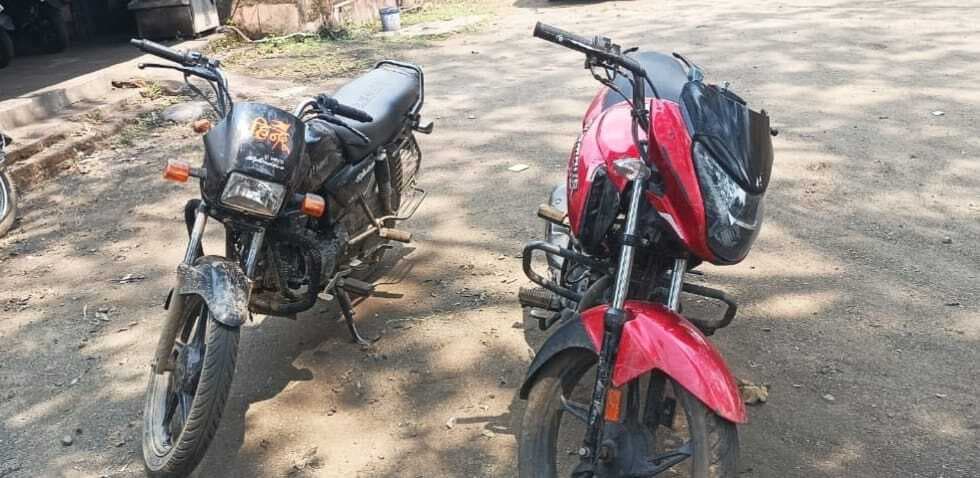 बाइक छिनतई का पुलिस ने किया उद्भेदन, आरोपी युवक गिरफ्तारकाठीकुंड पुलिस ने बाइक छिनतई मामले में एक को भेजा जेल, दो बाइक सहित 1 मोबाइल बरामद