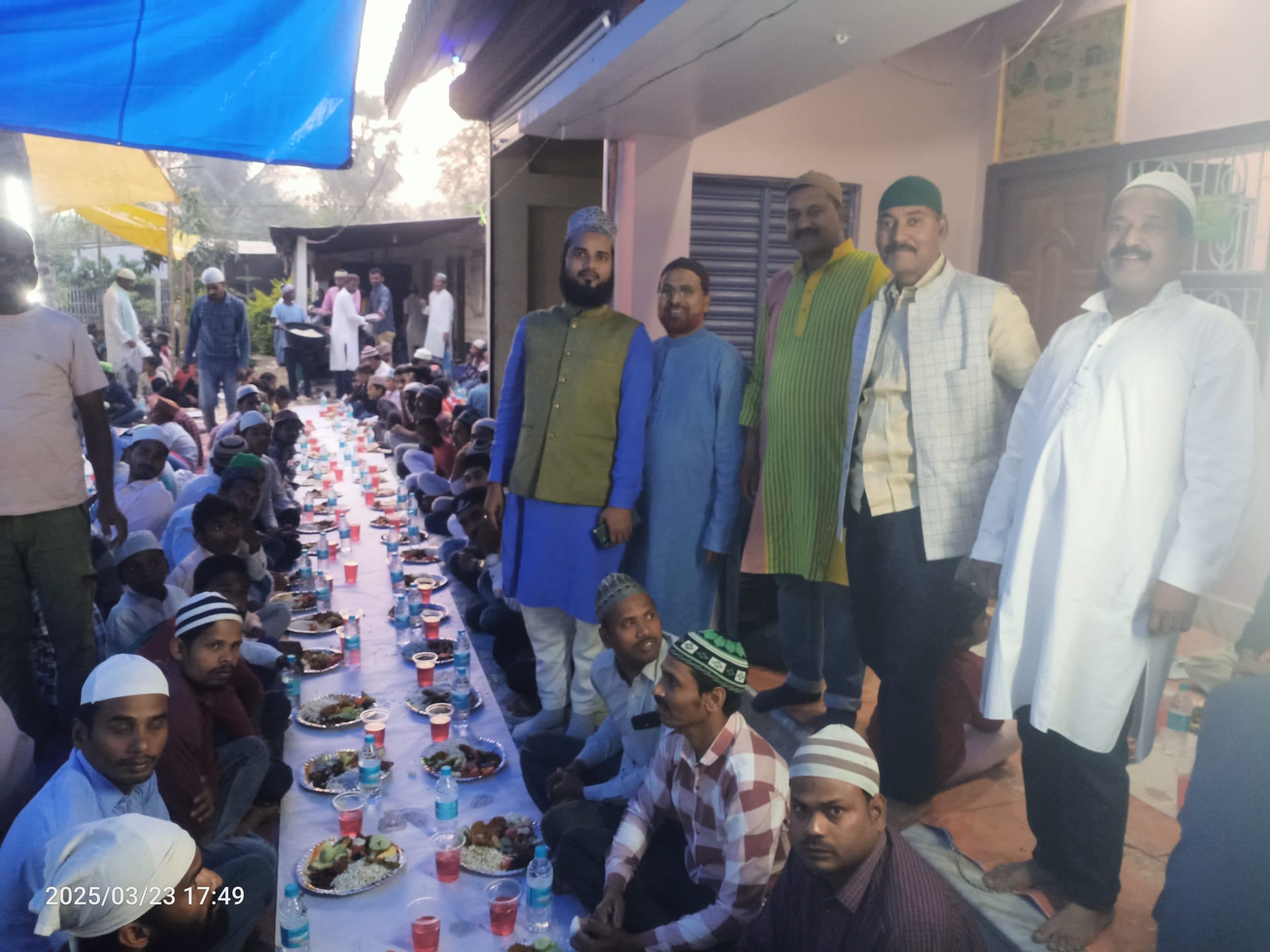 इफ्तार का किया गया आयोजन