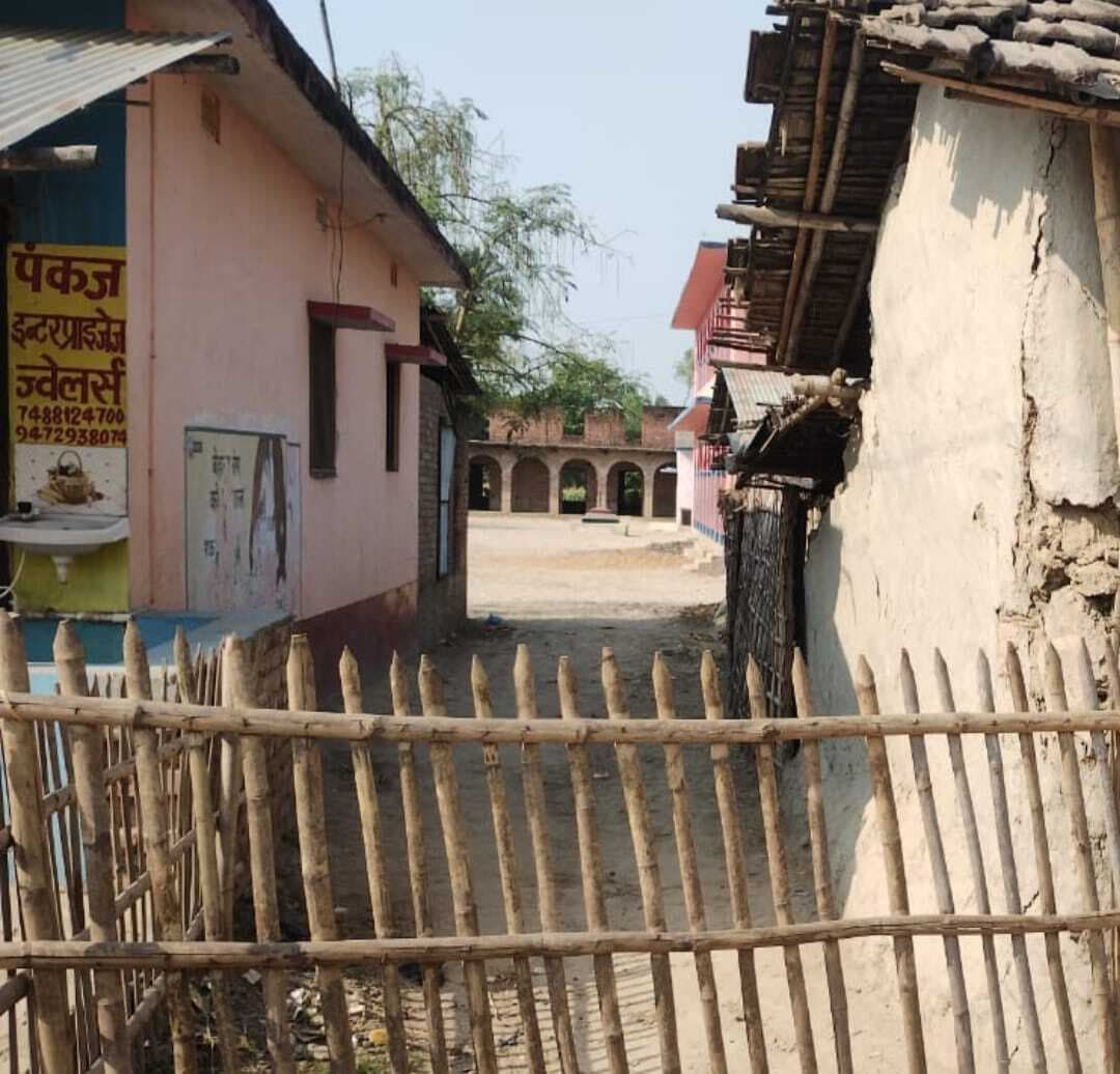 उमवि हरिणकोल का रास्ता किया बंद, बेरंग वापस लौटे बच्चे