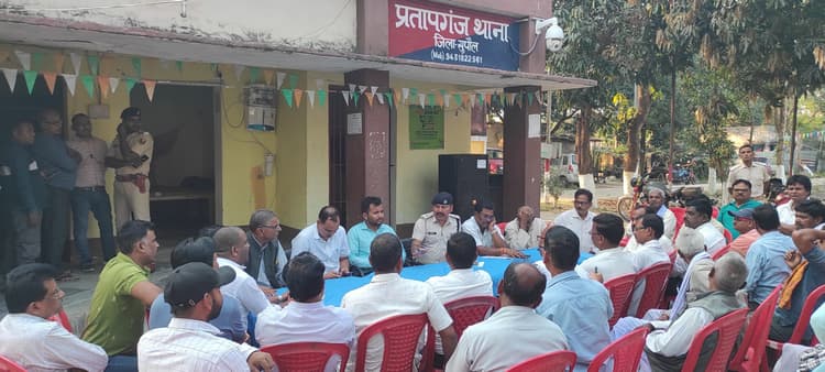 ईद और रामनवमी पर्व की सफलता को लेकर शांति समिति की हुई बैठक, अफवाहों पर ध्यान नहीं देने की अपील