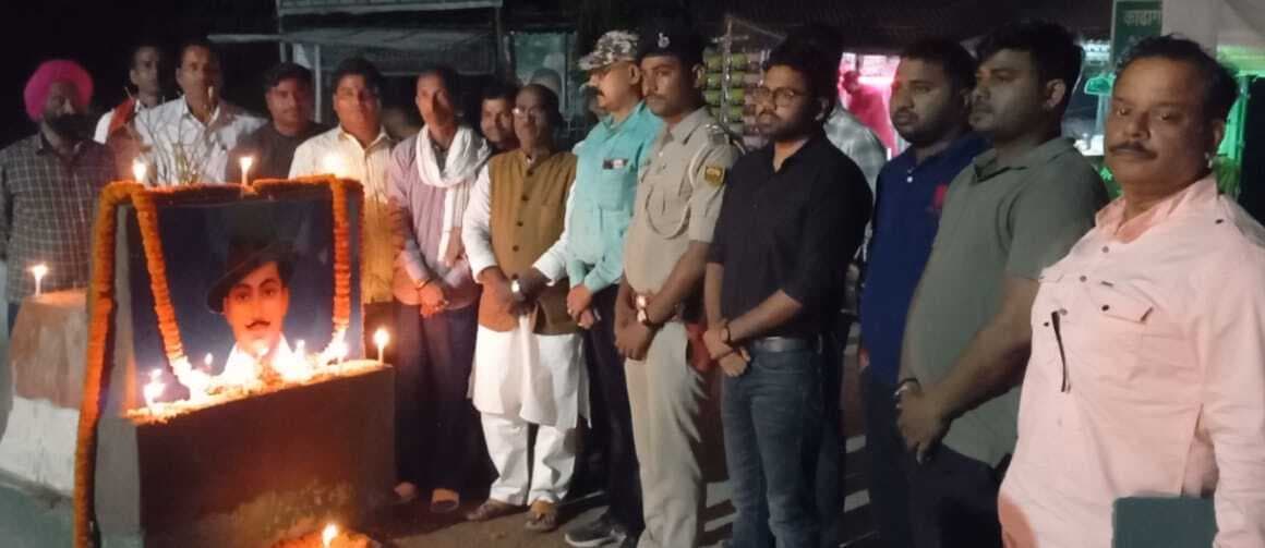 शहीदी दिवस पर भगत सिंह की प्रतिमा का अनावरण, दी श्रद्धांजलि