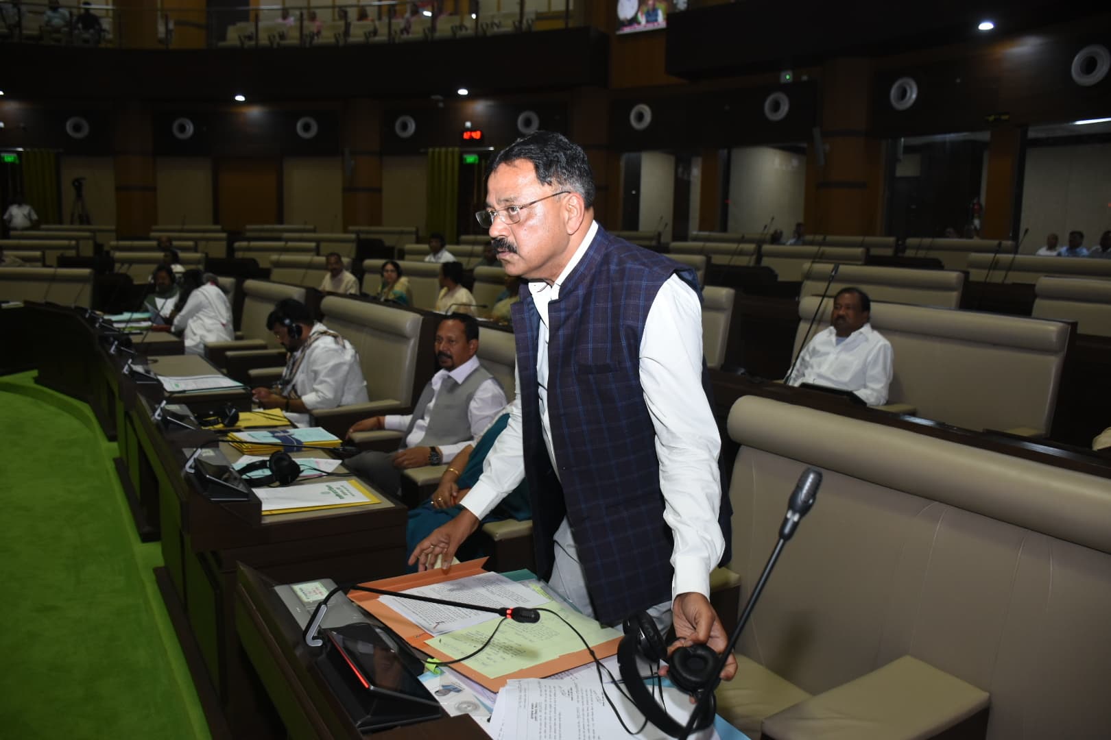 Political News : झारखंड में ही क्यों, पूरे देश में हो गोवंश हत्या पर प्रतिबंध : सुदीव्य