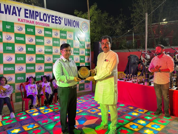 फाइनल में इंजीनियरिंग विभाग ने परिचालन विभाग को हराकर शिल्ड पर जमाया कब्जा