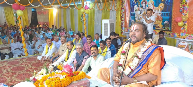 पति व्रत स्त्री भगवान को होती है सर्वाधिक प्रिये: महंथ रामप्रवेश