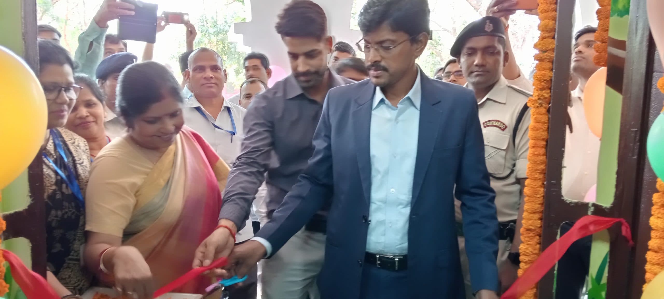 Gaya News : समाहरणालय परिसर में खुला पालनाघर, डीएम ने किया उद्घाटन