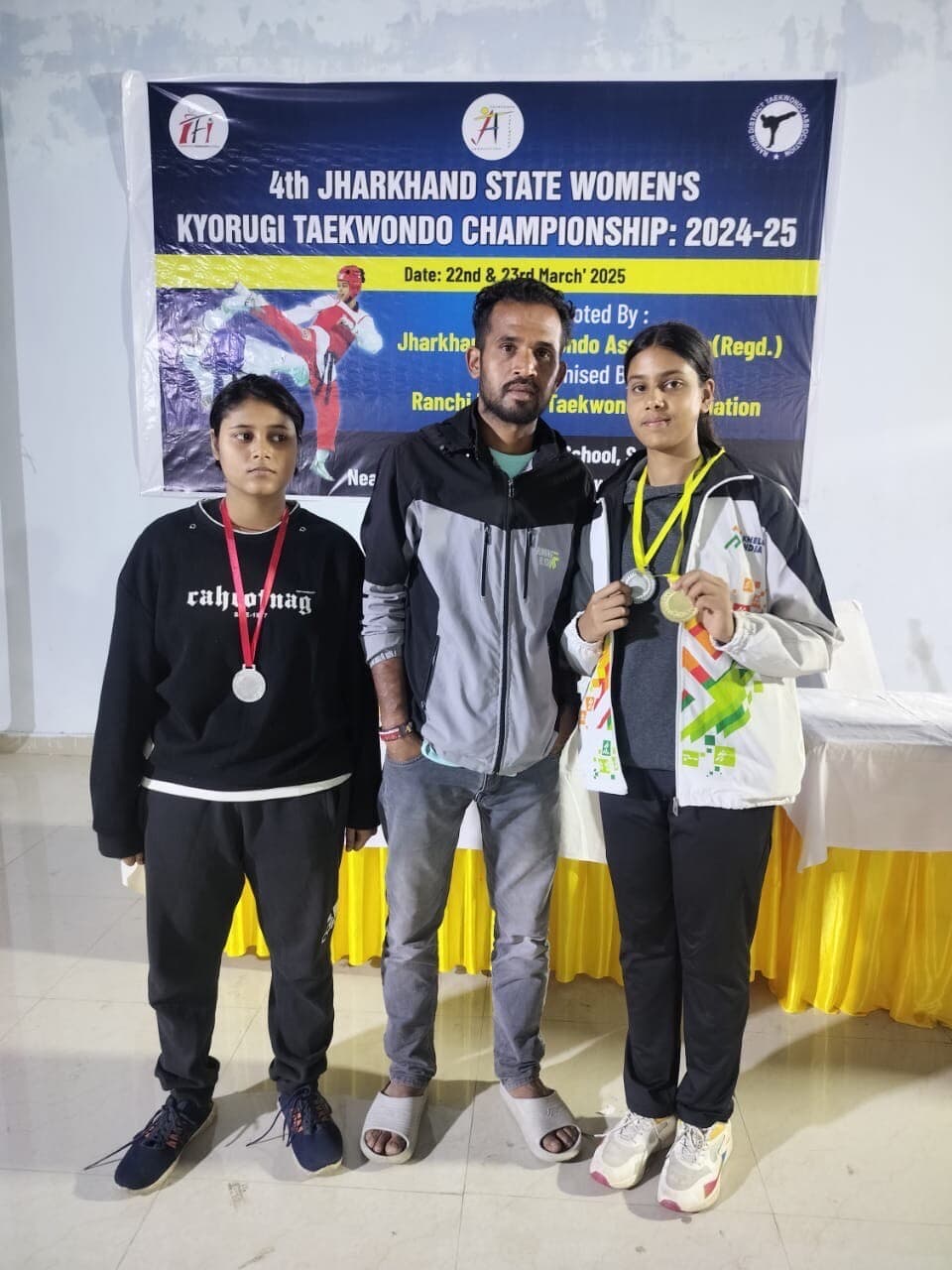 Giridih News :ताइक्वांडो में गिरिडीह को मिला एक स्वर्ण व दो रजत पदक
